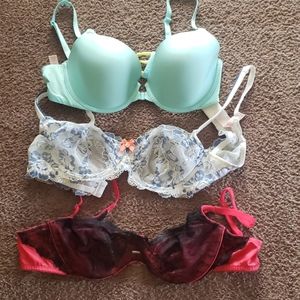 Victoria's Secret lot of 3 bras 38c